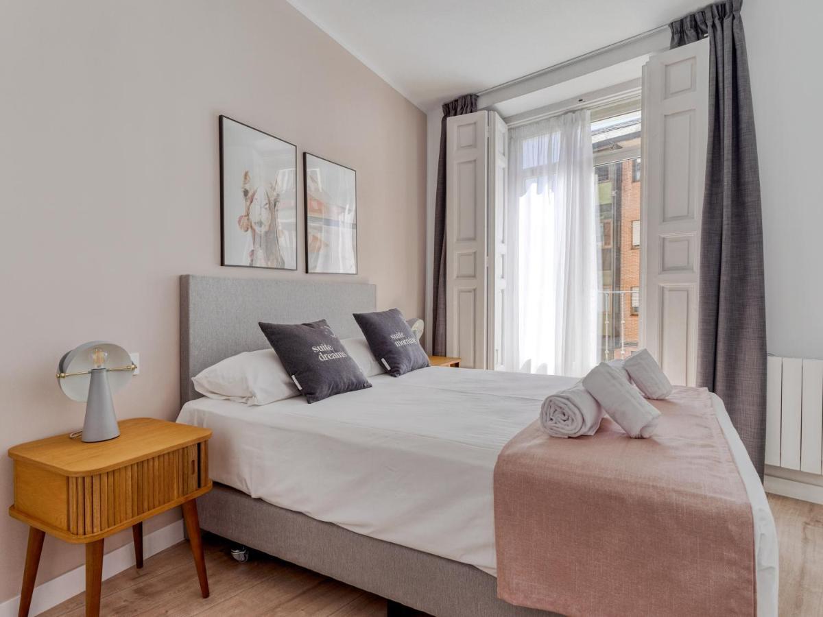 Appartamento con 2 Camere da Letto e Balcone